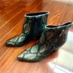 New Women’s size 12 boots by Nine West